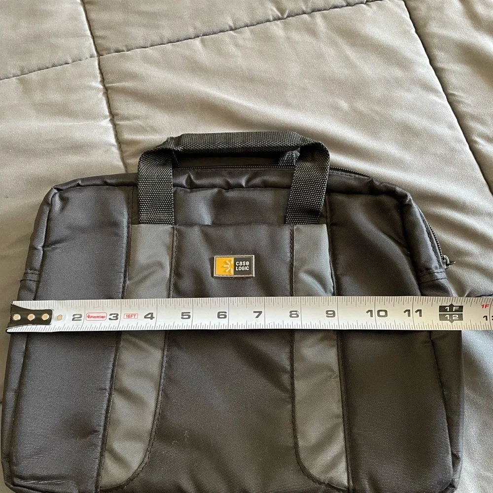 Case Logic tablet bag carrying case
